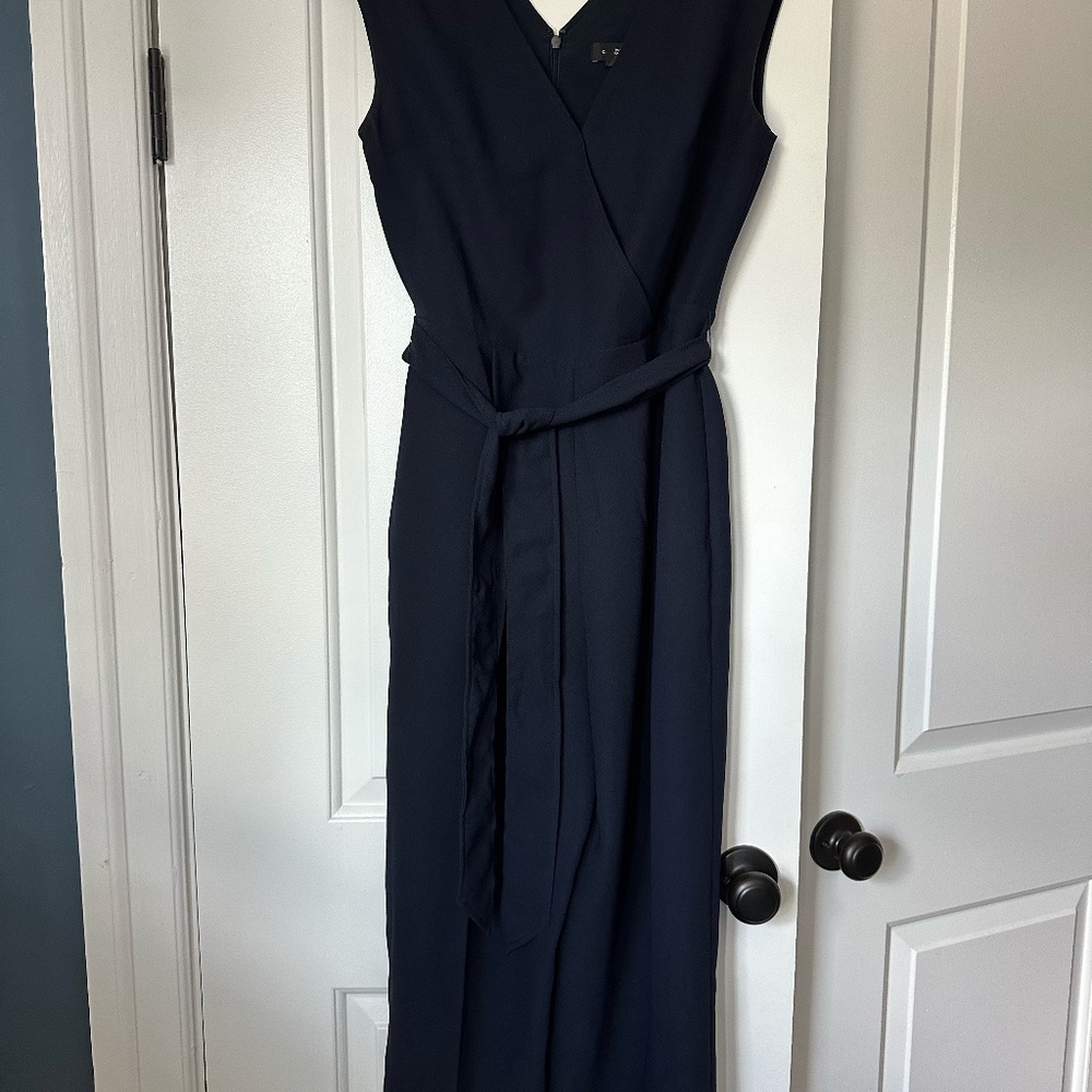 Club Monaco Lorenny Jumpsuit Navy Belted V Neck Pleated Cropped Wide Leg Sz 4